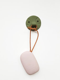 Studio Daphne Zuilhof Nosy mask hook groen
