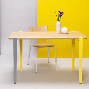 Tiptoe Lobo table desk