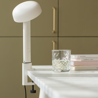 Tiptoe NOD lamp clam white