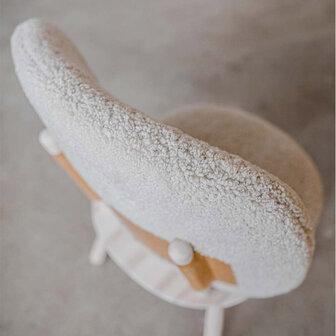 Emko Na&iuml;ve Low Chair sheepskin
