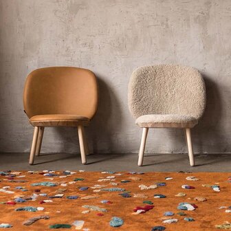 Emko Na&iuml;ve Low Chair sheepskin