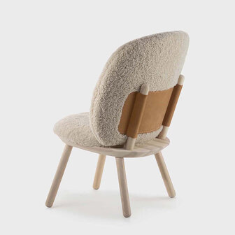 Emko Na&iuml;ve Low Chair sheepskin