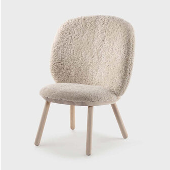Emko Na&iuml;ve Low Chair sheepskin