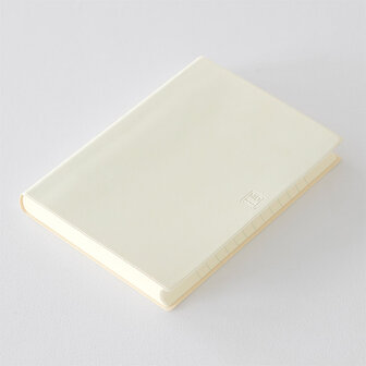 Midori MD Notebook Diary 2026 A5 (Monthly block + 1 day 1 page)
