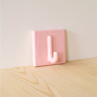 Studio Lotte Swart Hangop wandhaak single roze