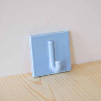 Studio Lotte Swart Hangop wandhaak single mist blauw