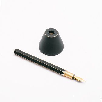 ystudio brassing desk fountain pen