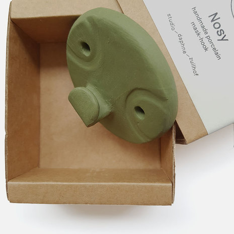 Studio Daphne Zuilhof Nosy mask hook groen