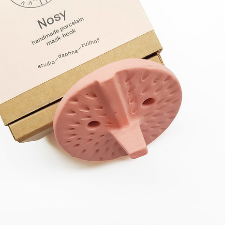 Studio Daphne Zuilhof Nosy mask hook pink