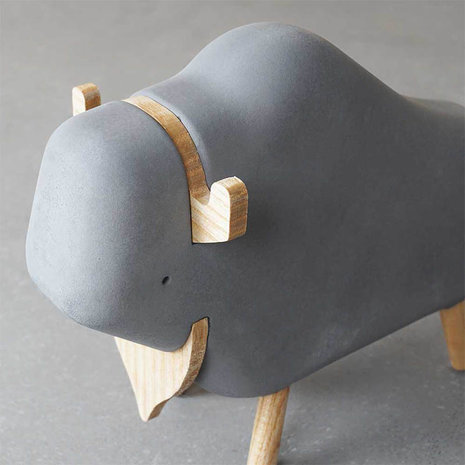 Korridor design Concrete animals Bison