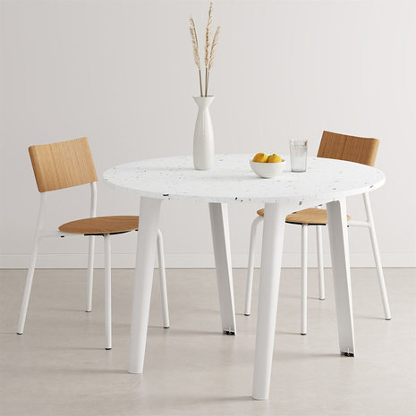 Tiptoe New Modern round table recycled plastic