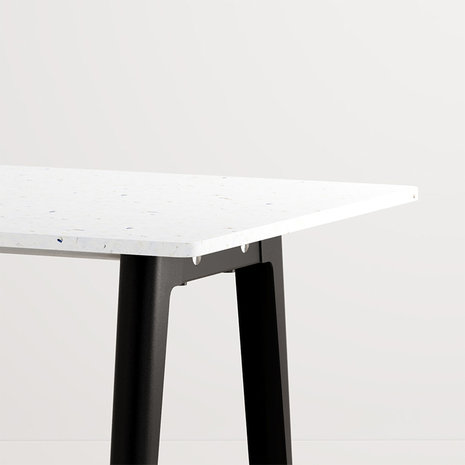 Tiptoe new Modern desk recycled plastic