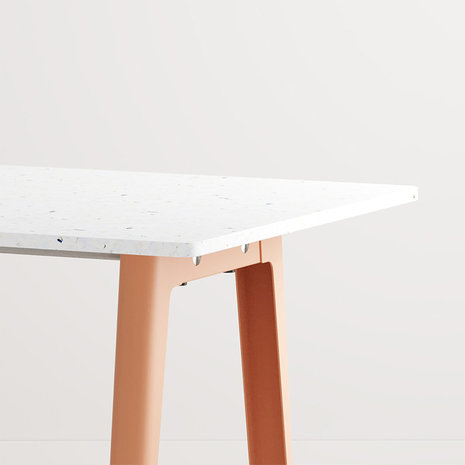 Tiptoe new Modern desk recycled plastic