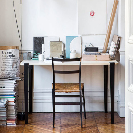 Tiptoe Lobo table desk