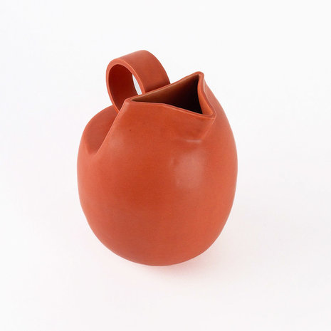 Daphne Zuilhof Carafe terra red