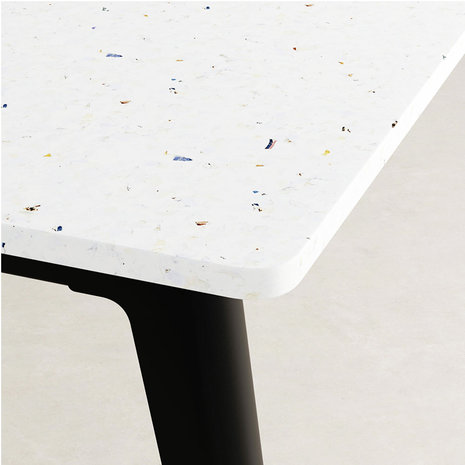 Tiptoe new Modern desk recycled plastic