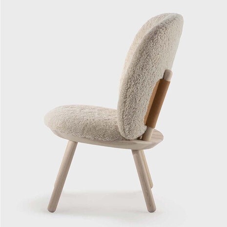 Emko Naïve Low Chair sheepskin