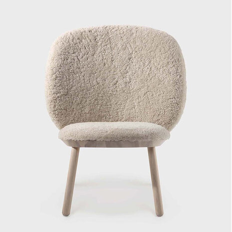 Emko Naïve Low Chair sheepskin
