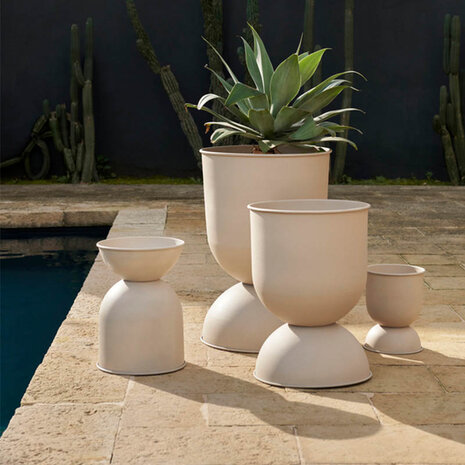Ferm Living Hourglass Pot Medium Cashmere
