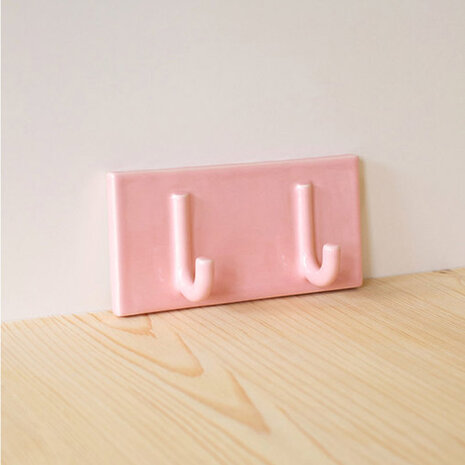 Studio Lotte Swart Hangop wandhaak double roze