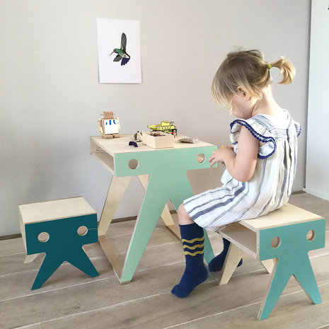 Nimiolab  The walrus family table and stools