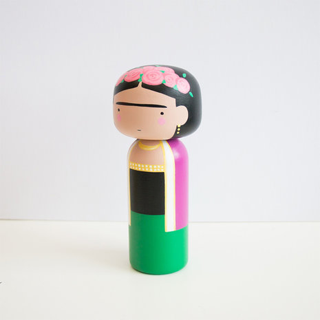 frida kahlo kokeshi side