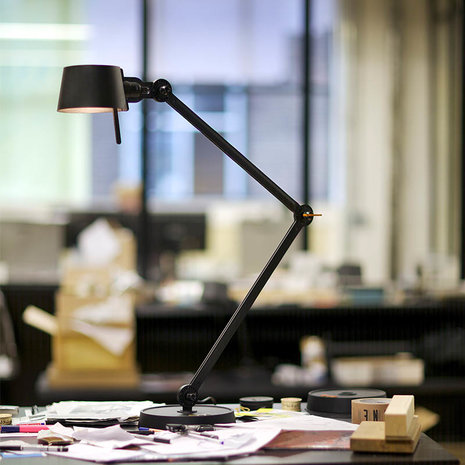 Tonone Bolt desk lamp