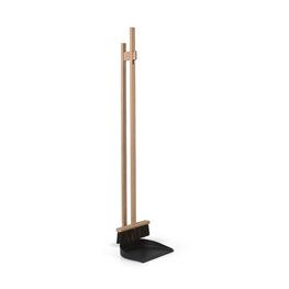 Ferm Living ICON Broom Set - Veger en Blik met lange steel Ferm Living ICON Broom Set - Veger en Blik met lange steel